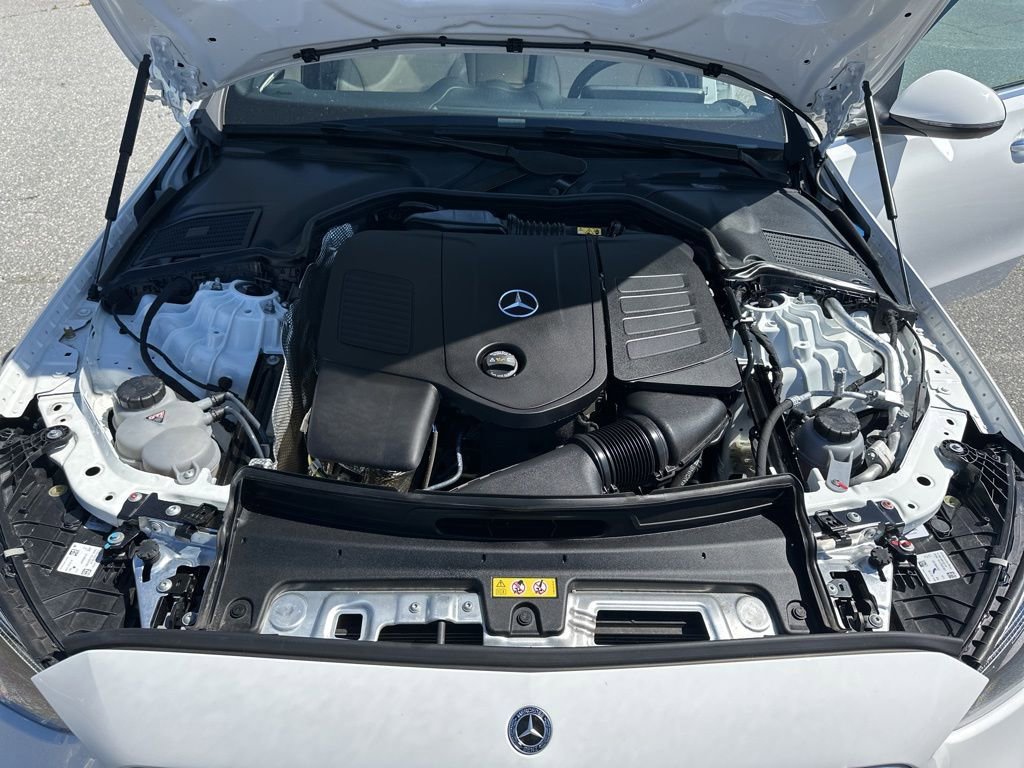 Used 2025 Mercedes-Benz C 300 4MATIC Sedan image 32
