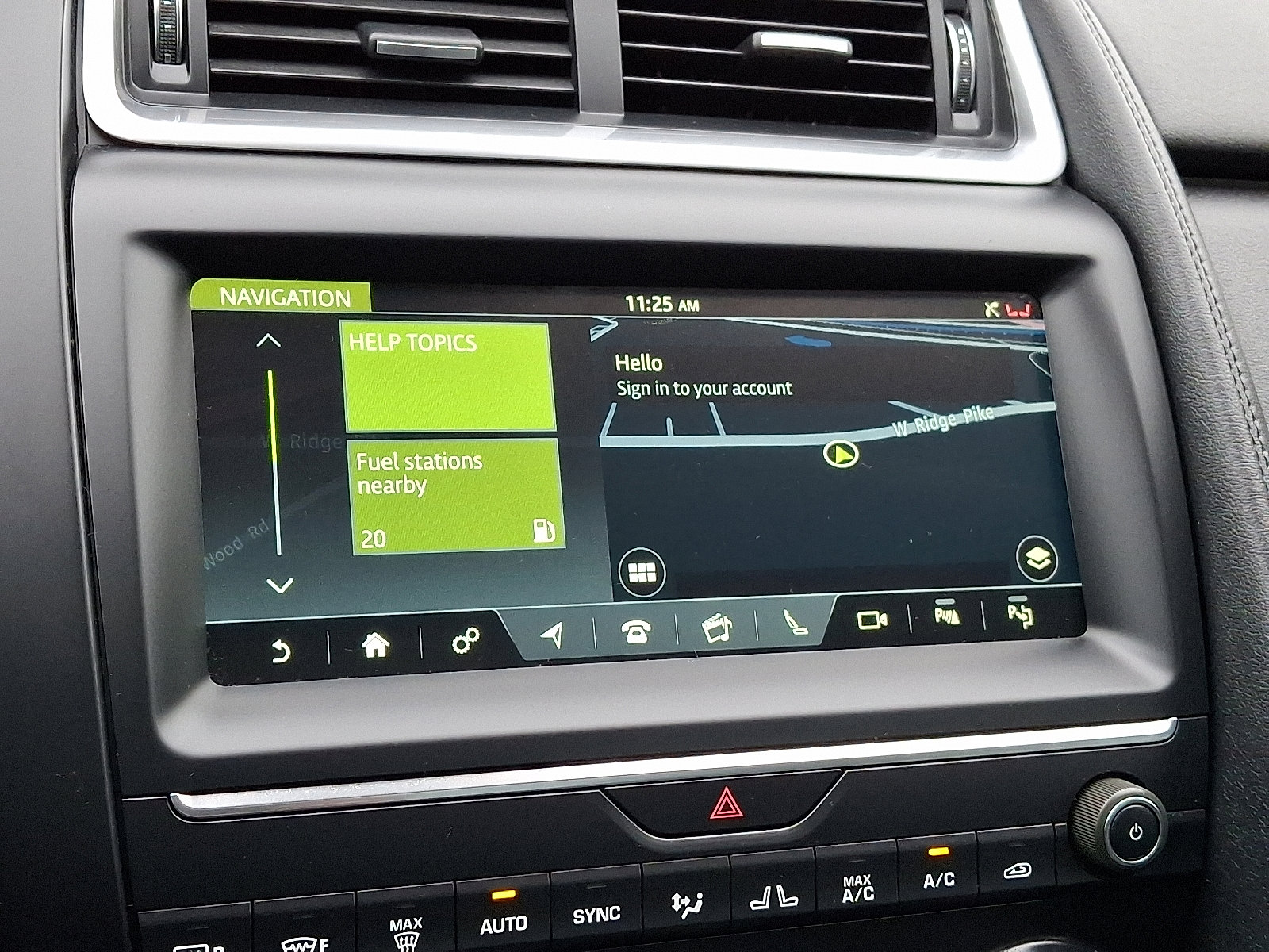 Used 2020 Jaguar E-PACE SE image 17