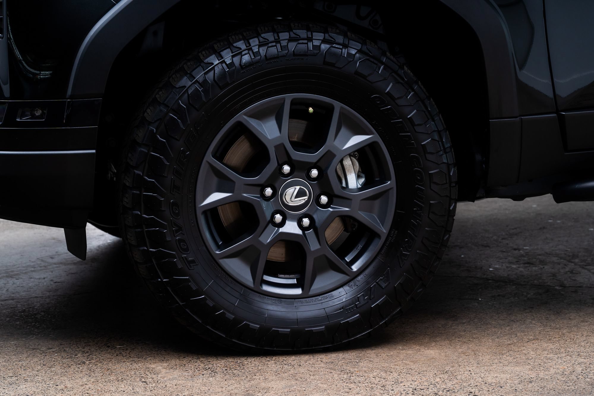 Used 2024 Lexus GX 550 AWD/4WD image 4