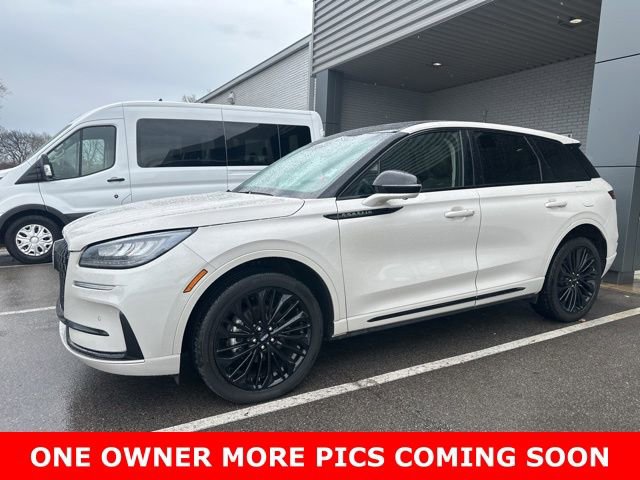 Used 2023 Lincoln Corsair Standard w/ Equipment Group 101A image 1