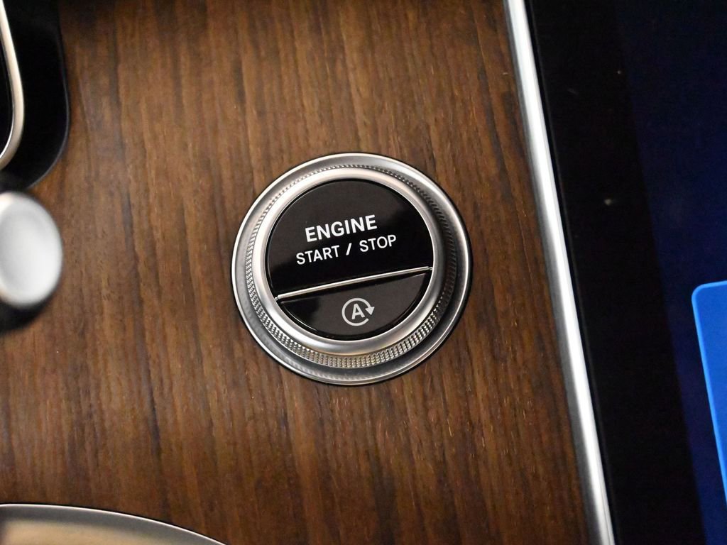 Used 2023 Mercedes-Benz C 300 4MATIC Sedan image 41