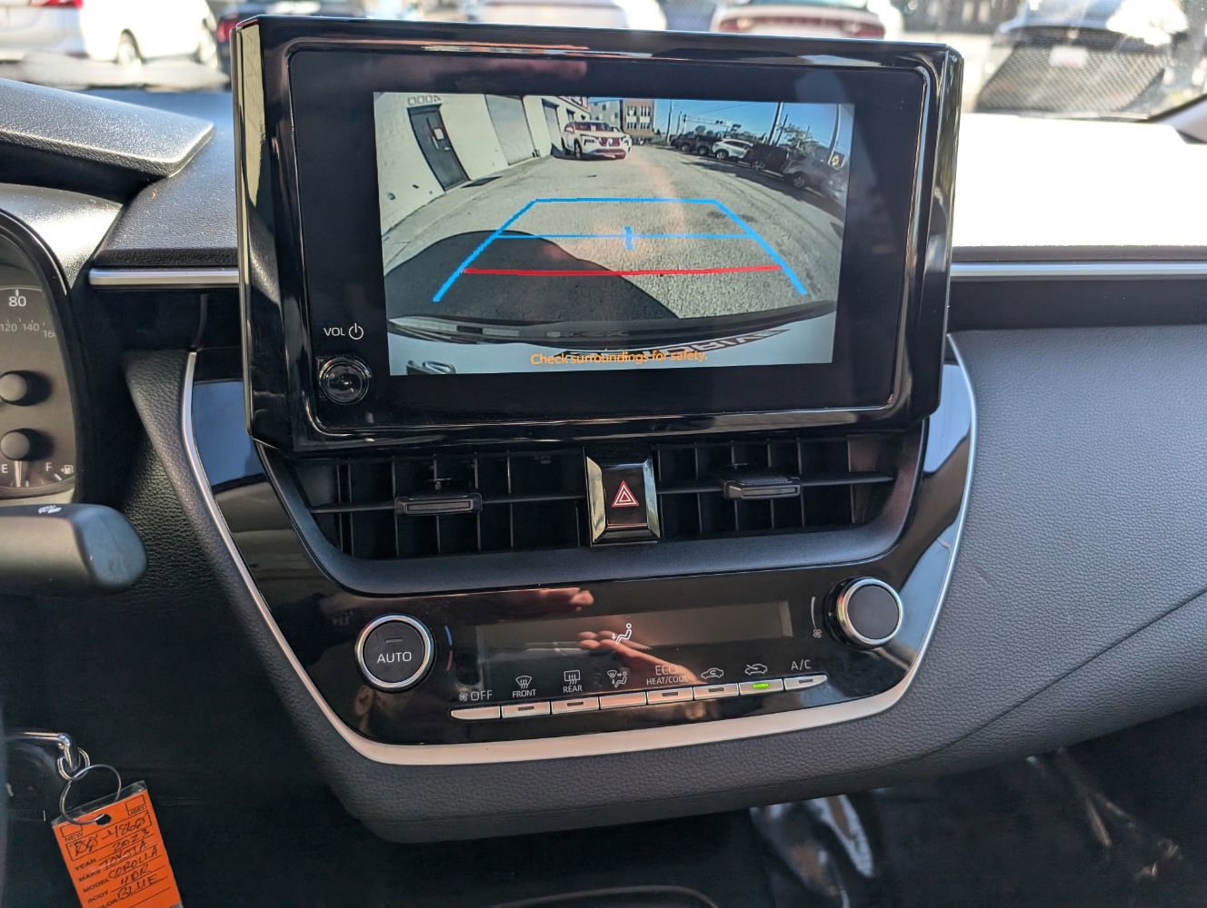 Used 2023 Toyota Corolla LE image 23