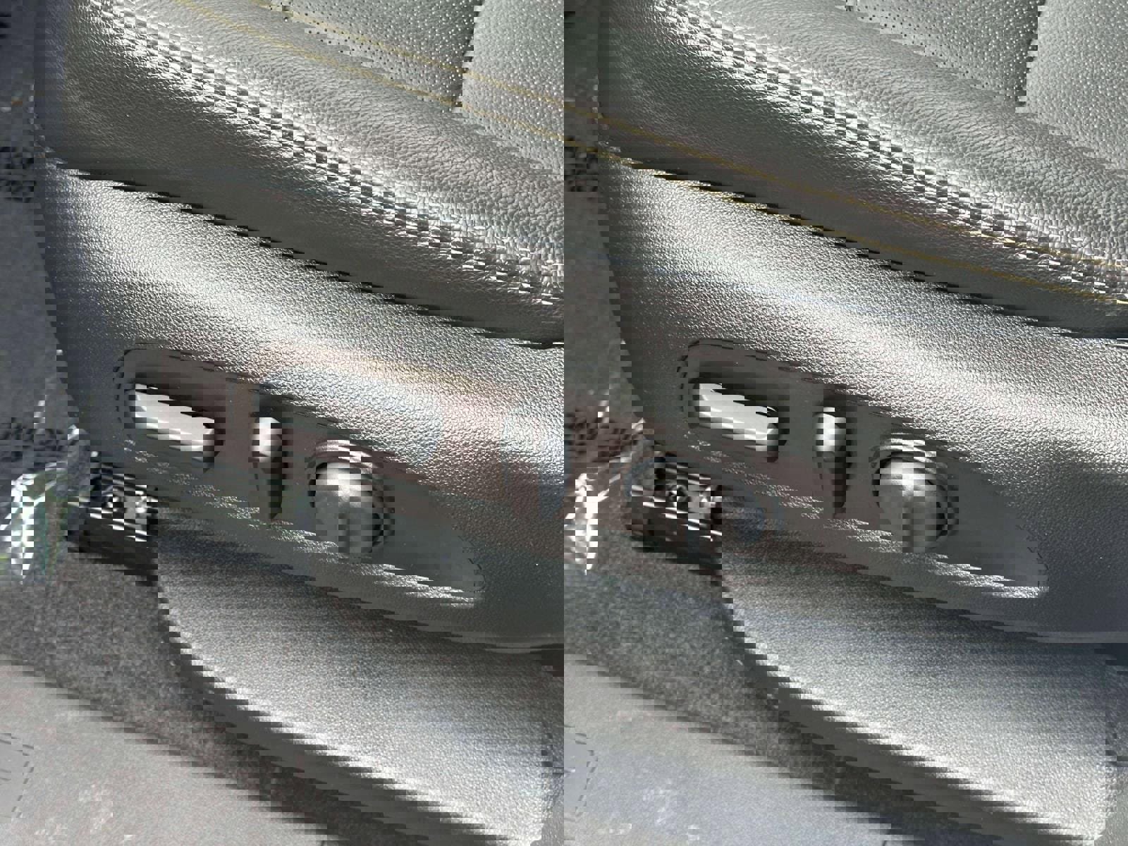 Used 2020 GMC Terrain SLT w/ Elevation Edition image 20