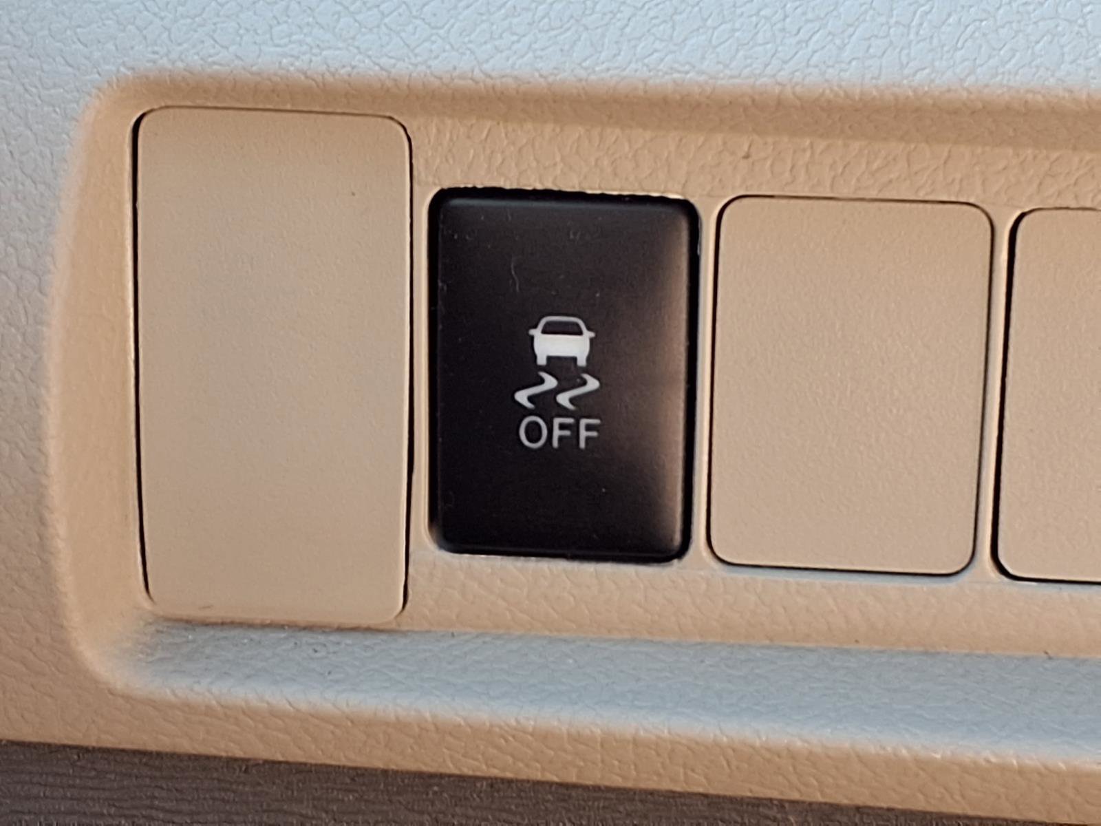 Used 2017 Toyota Sienna L FWD image 13