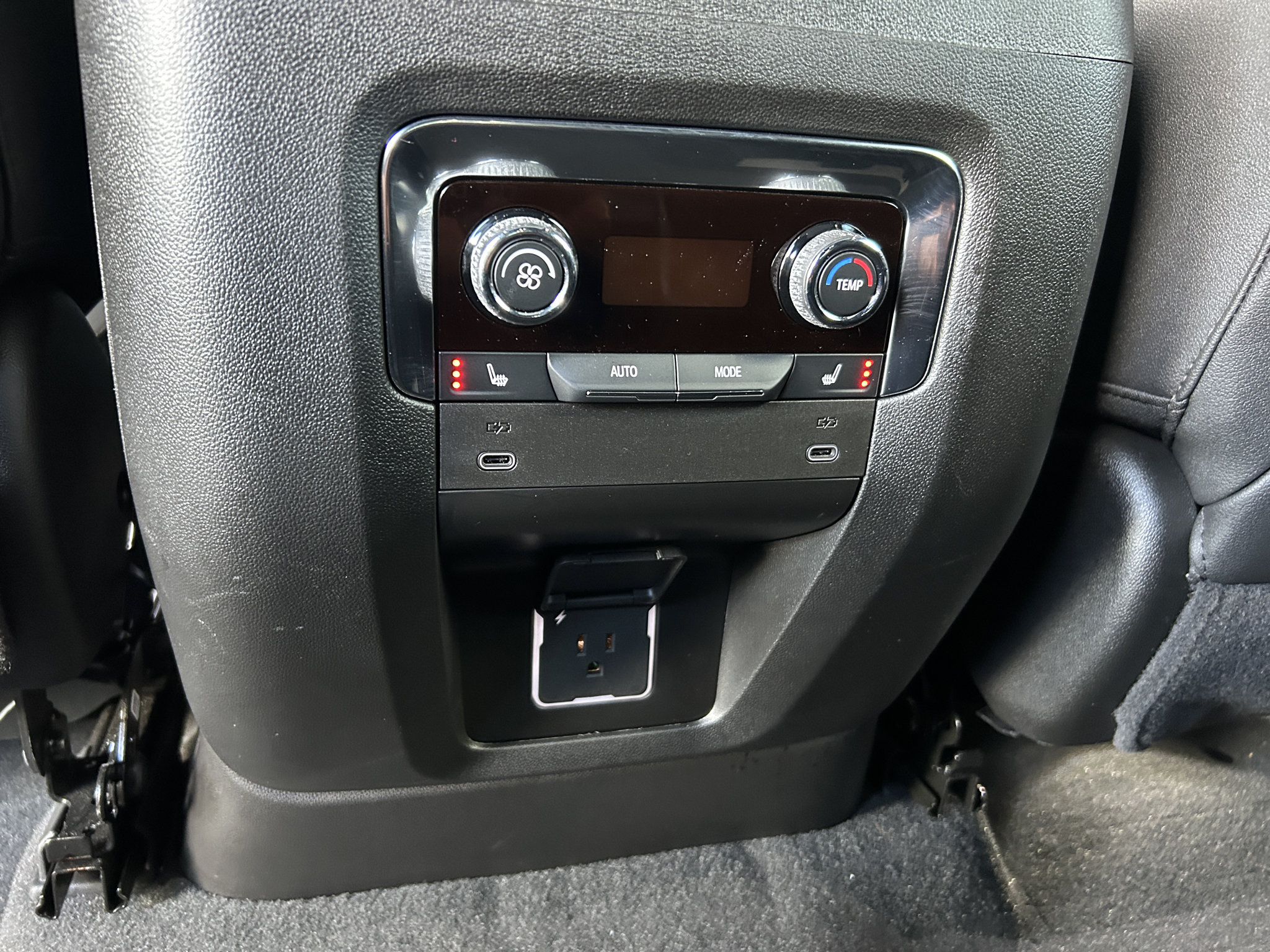Used 2026 Chevrolet Tahoe High Country RWD image 15