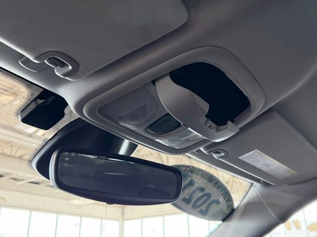 Used 2021 Jeep Cherokee Latitude FWD image 28