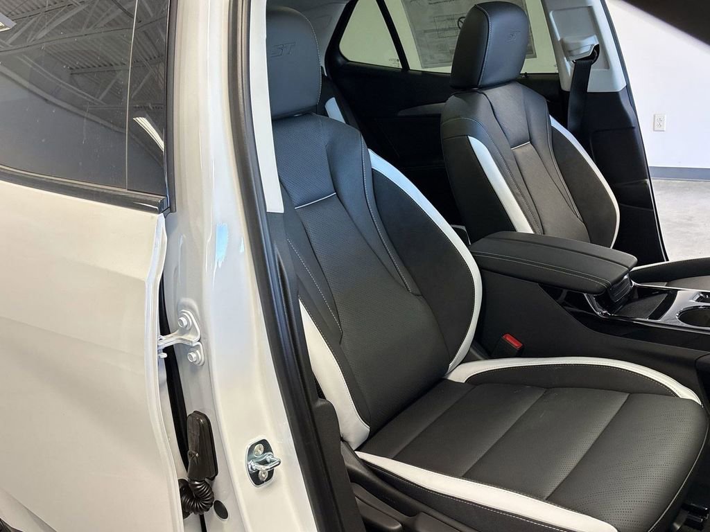 New 2025 Buick Envision Sport Touring image 33