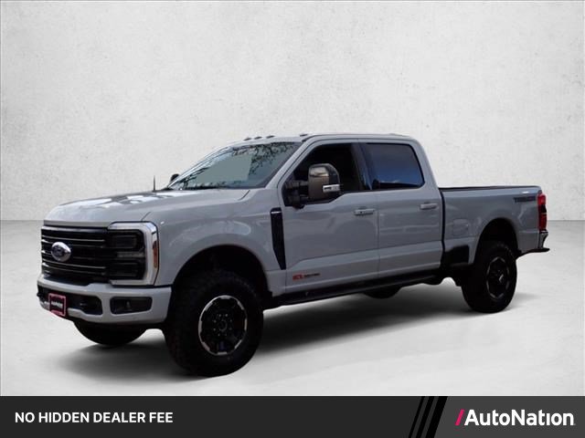 New 2026 Ford F350 Platinum w/ Tremor Off-Road Package