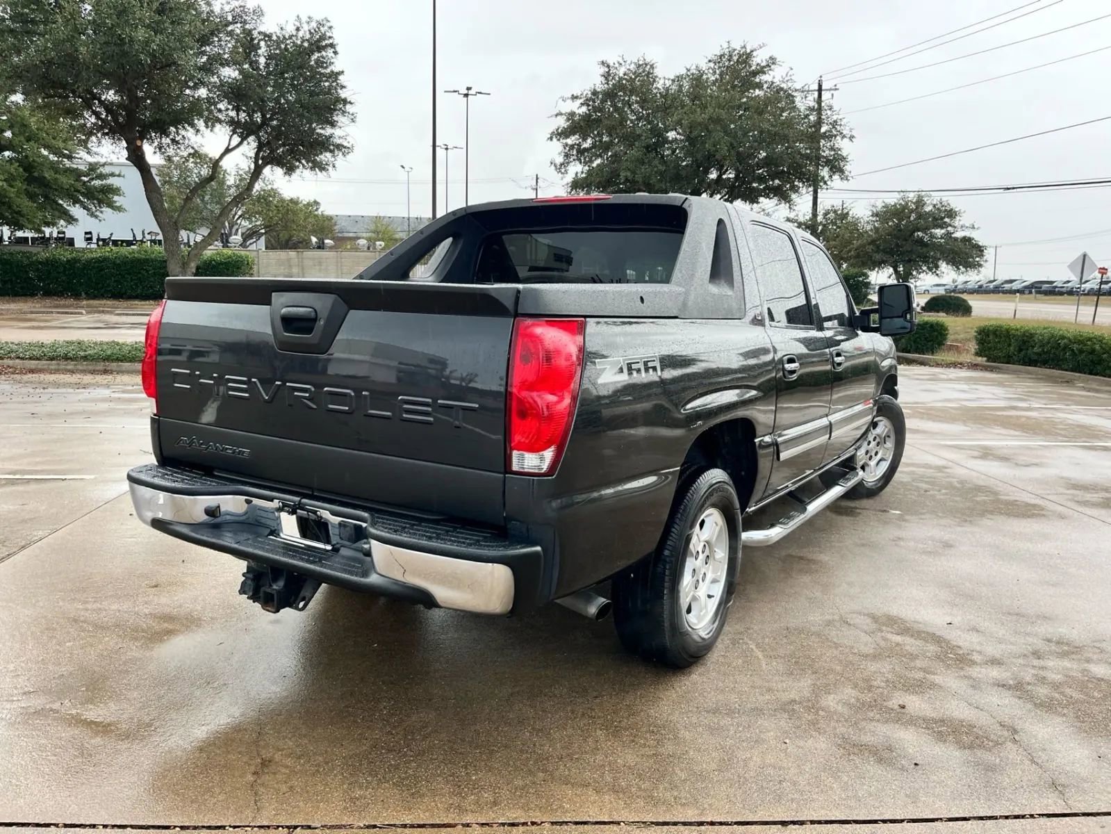 Used 2005 Chevrolet Avalanche Z66 w/ Preferred Equipment Group RWD image 5