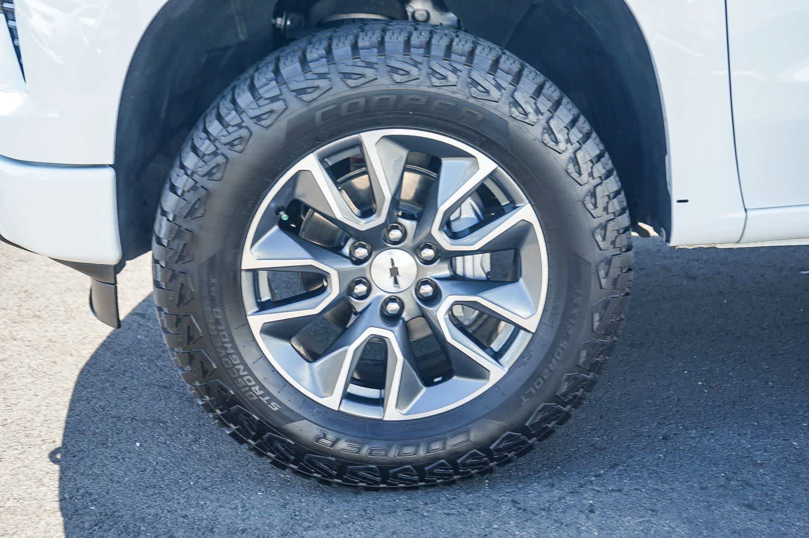Used 2023 Chevrolet Silverado 1500 RST AWD/4WD image 9