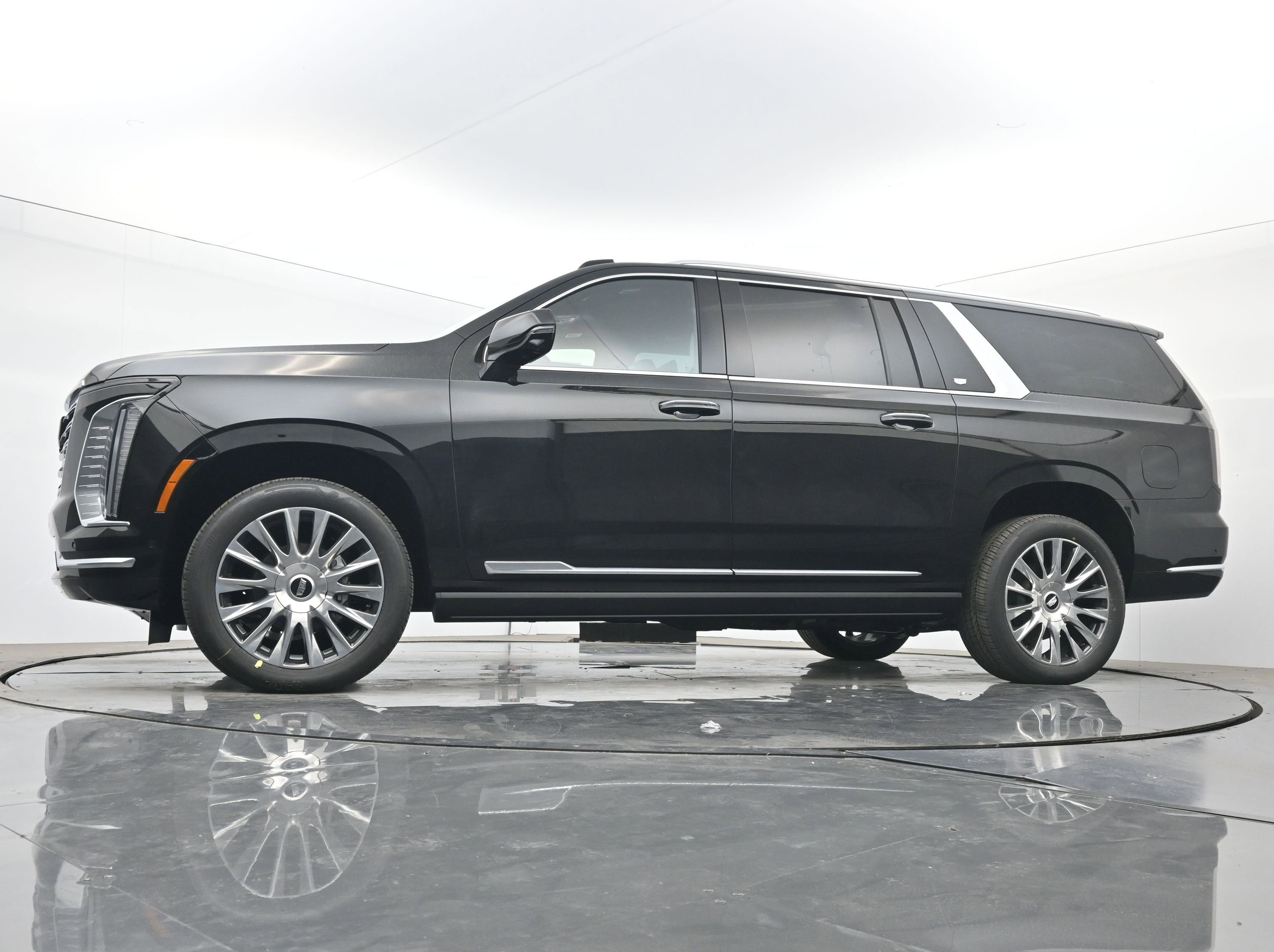 New 2026 Cadillac Escalade ESV Platinum Luxury AWD/4WD image 16