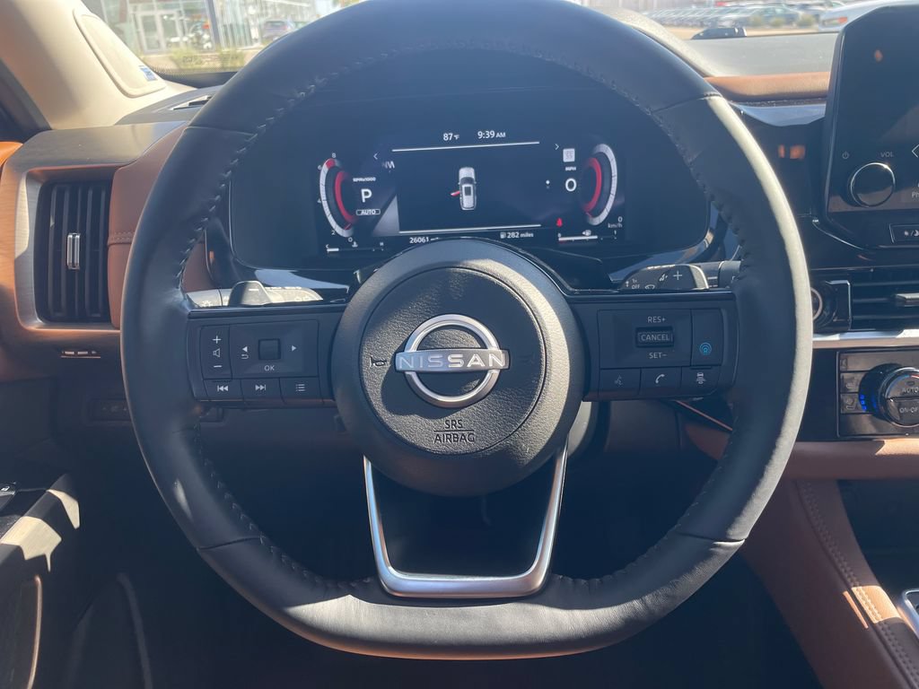 Certified 2024 Nissan Pathfinder Platinum w/ Cargo Package AWD/4WD image 11