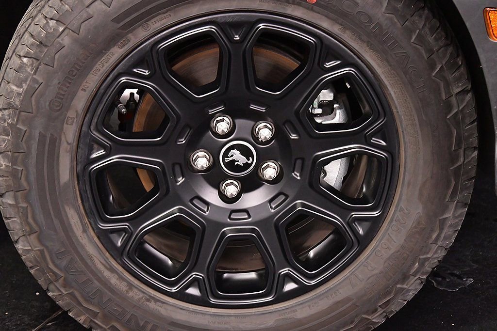 Used 2025 Ford Bronco Sport Badlands image 9