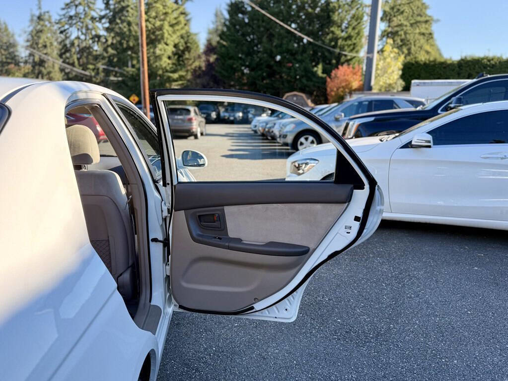 Used 2006 Kia Spectra EX image 22