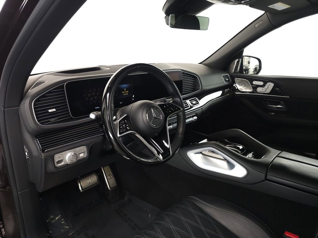 Used 2024 Mercedes-Benz Maybach GLS 600 4MATIC image 9