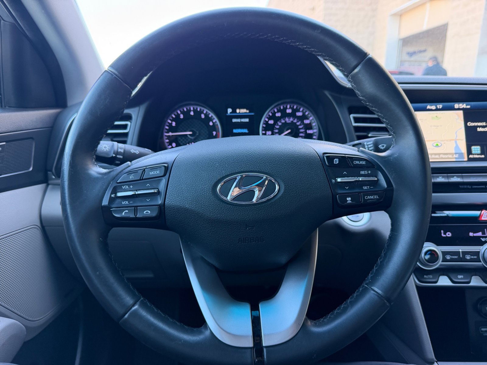Used 2020 Hyundai Elantra Limited w/ Ultimate Package 03 FWD image 9