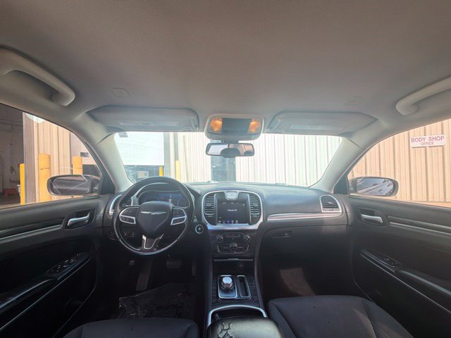 Used 2020 Chrysler 300 Touring w/ Sport Appearance Package RWD image 17