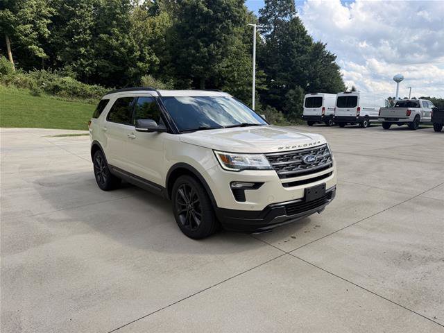 Certified 2018 Ford Explorer XLT w/ Equipment Group 202A AWD/4WD image 3
