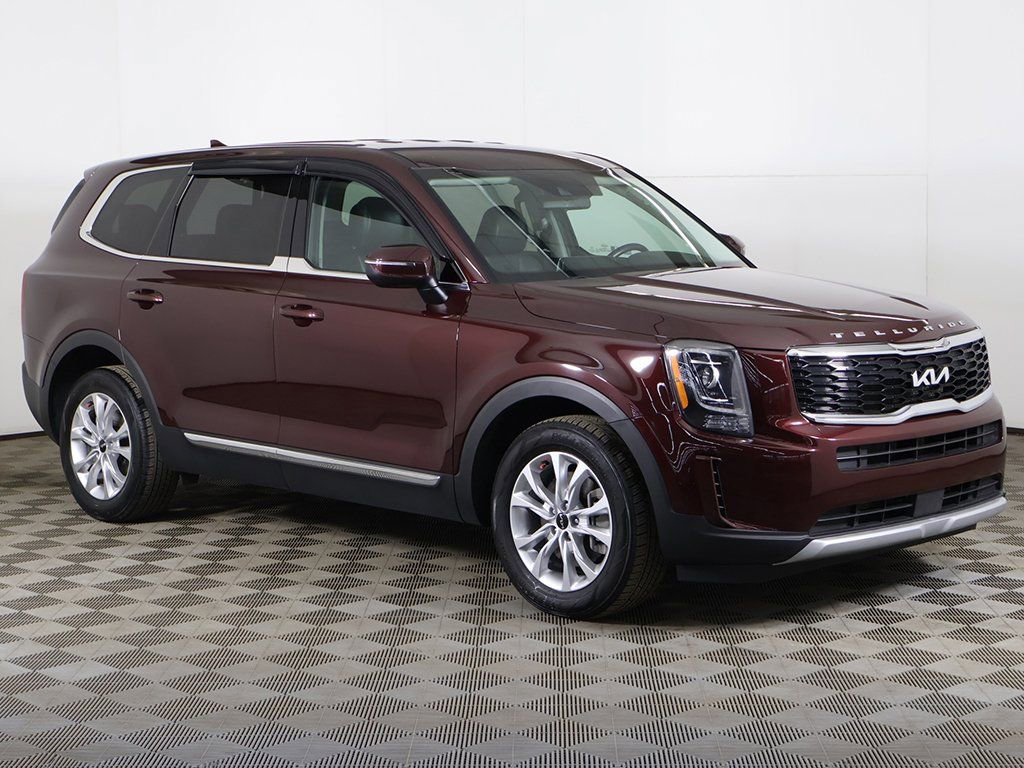 Used 2022 Kia Telluride LX image 2