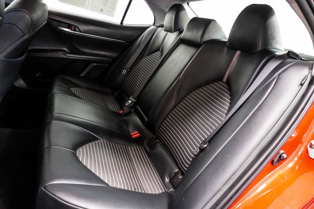 Used 2019 Toyota Camry SE image 7