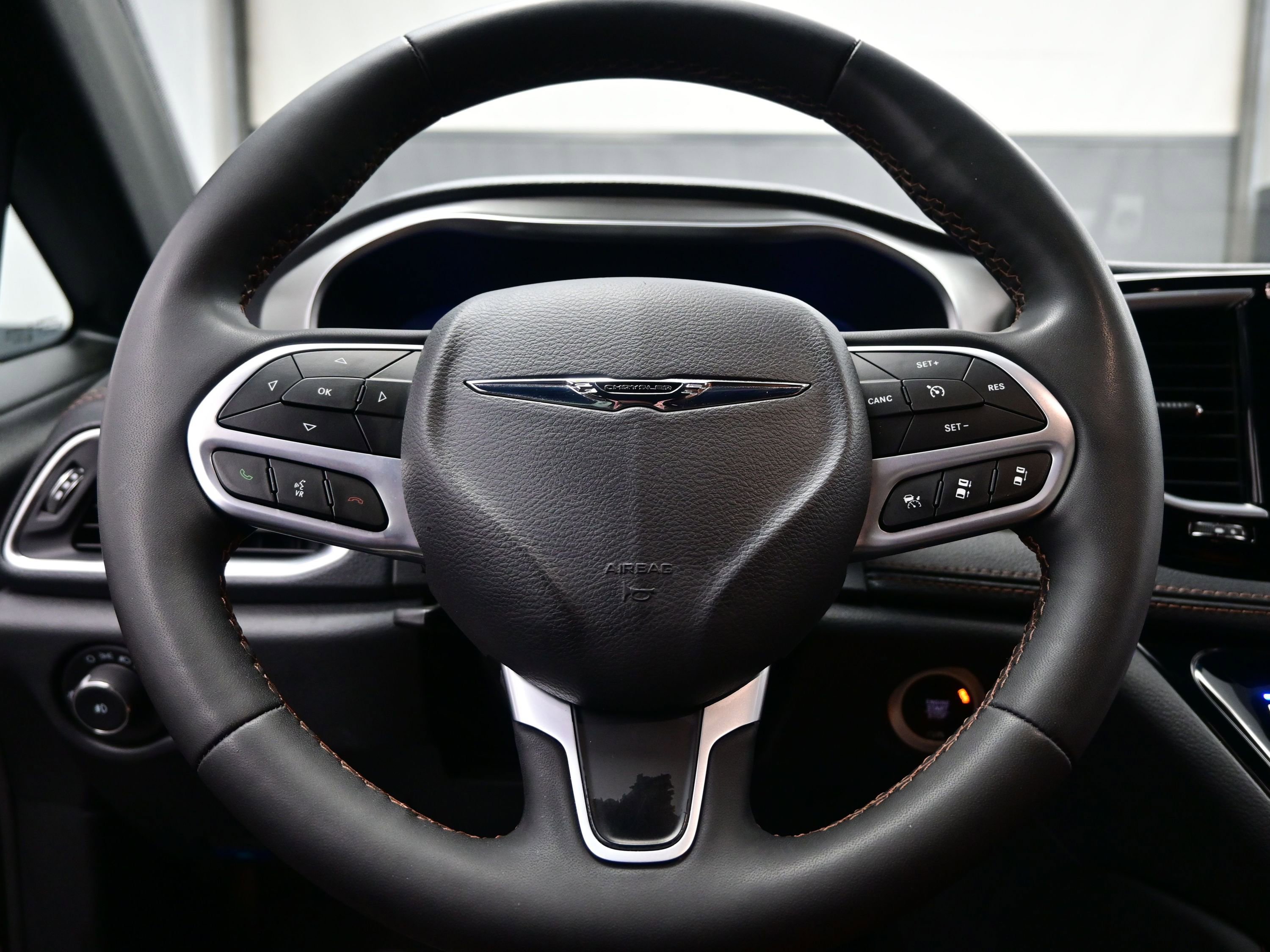 Used 2024 Chrysler Pacifica Pinnacle image 25