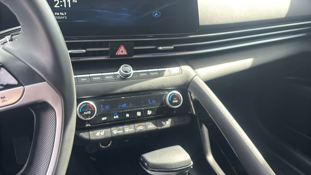 Used 2025 Hyundai Elantra Limited FWD image 20