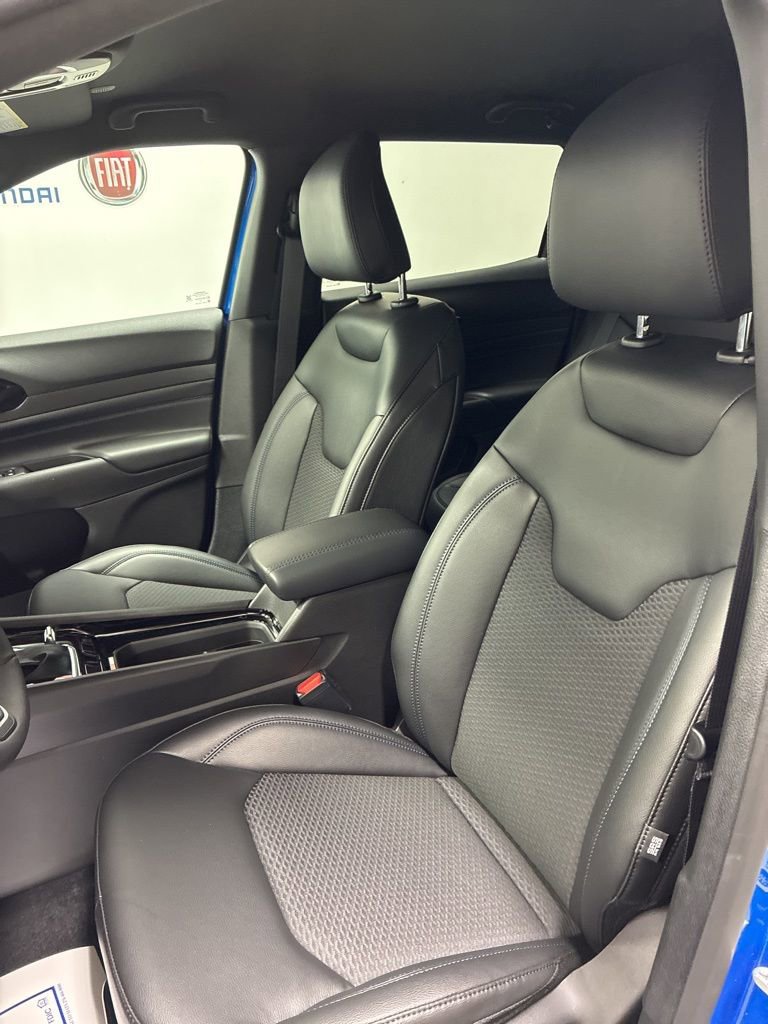 New 2026 Jeep Compass Latitude image 9