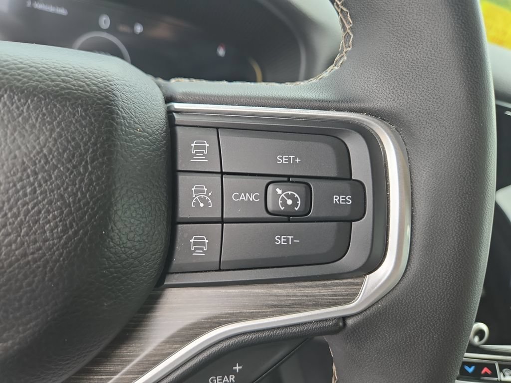 Used 2024 Jeep Wagoneer Series II AWD/4WD image 18