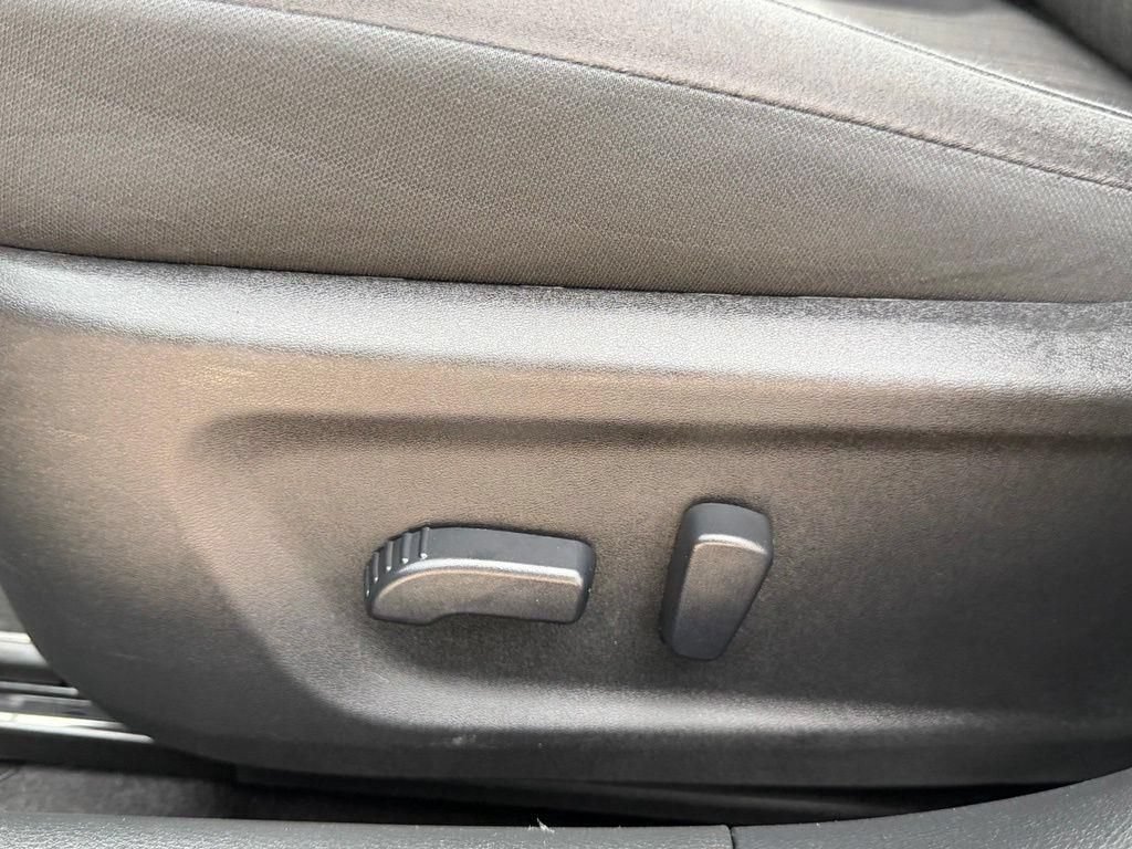 Used 2025 Nissan Altima 2.5 SV FWD image 14