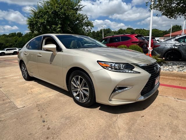 Used 2017 Lexus ES 300h FWD image 5