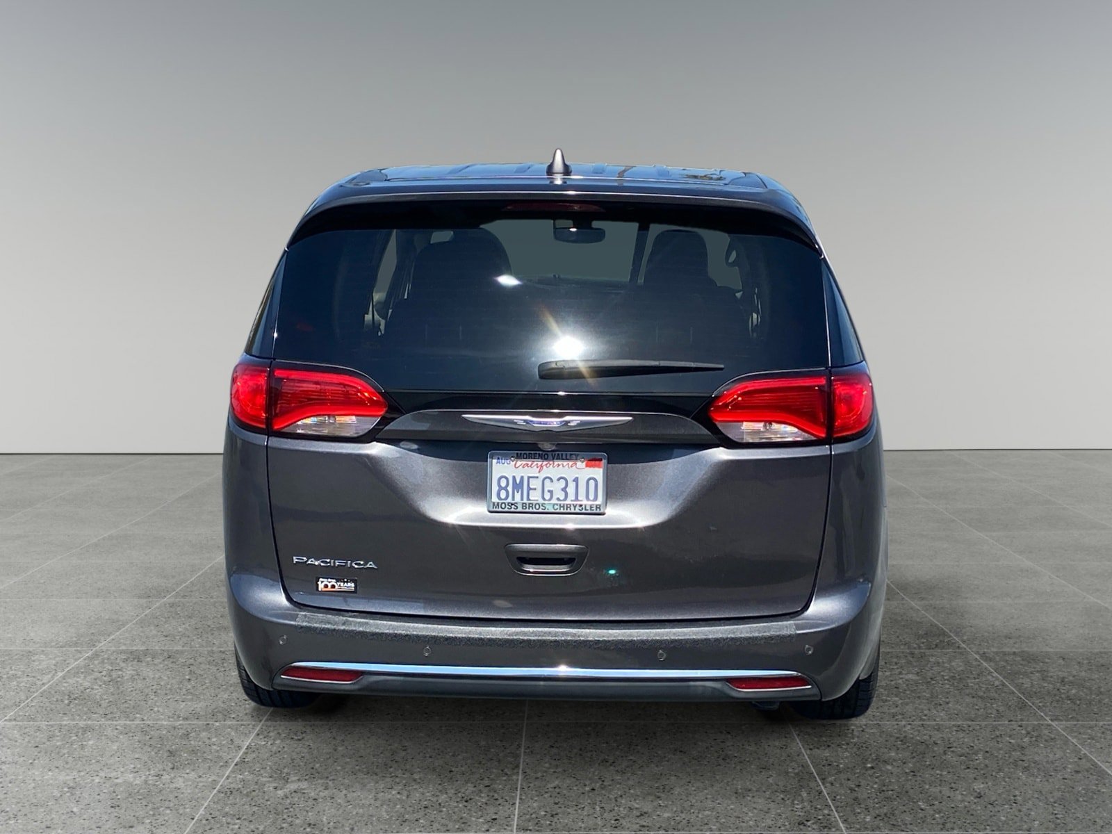 Used 2019 Chrysler Pacifica Touring Plus w/ Tire & Wheel Group image 4