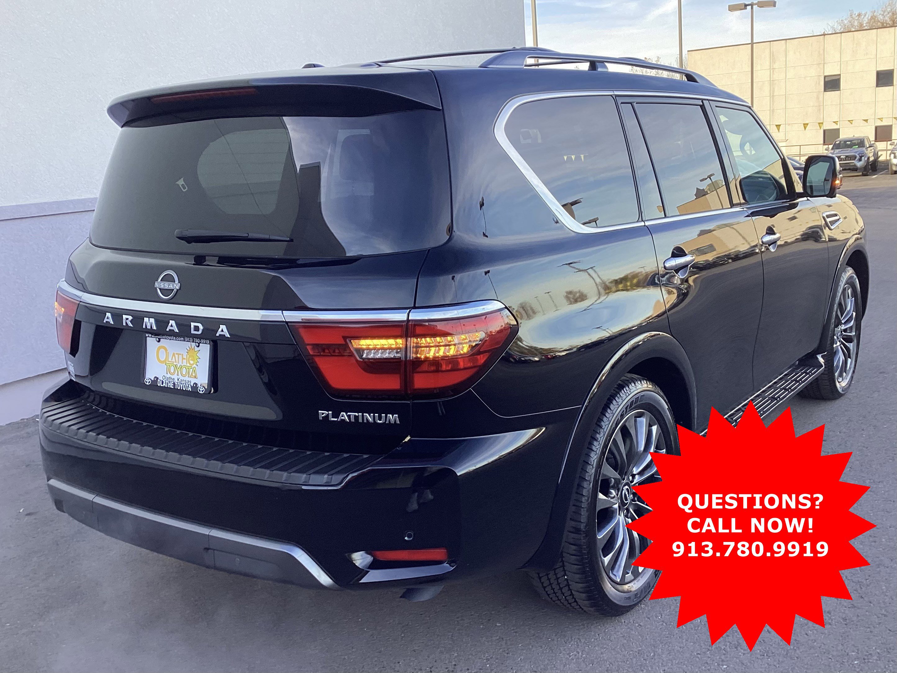 Used 2024 Nissan Armada Platinum w/ Captain's Chairs Package image 5