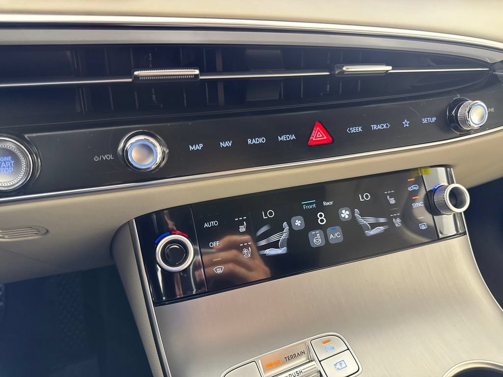 New 2027 Genesis GV70 2.5T Advanced AWD/4WD image 22