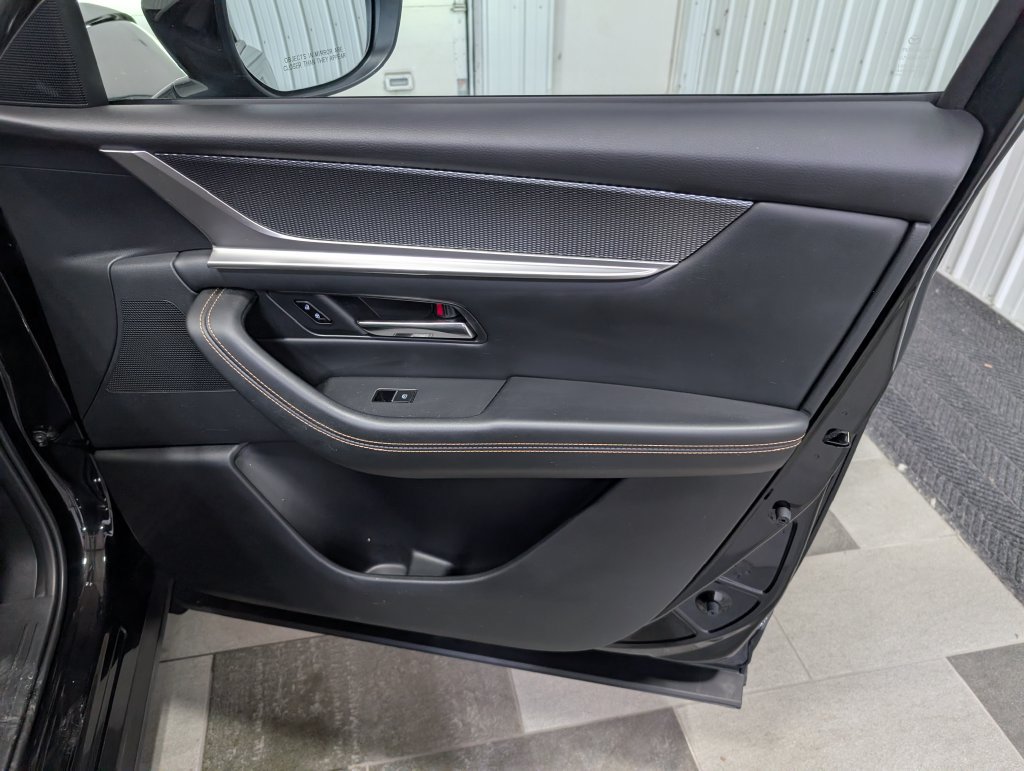 Used 2024 MAZDA CX-90 Plug-In Hybrid w/ Preferred AWD/4WD image 28
