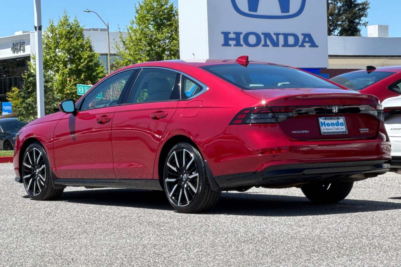 Used 2024 Honda Accord Touring image 3