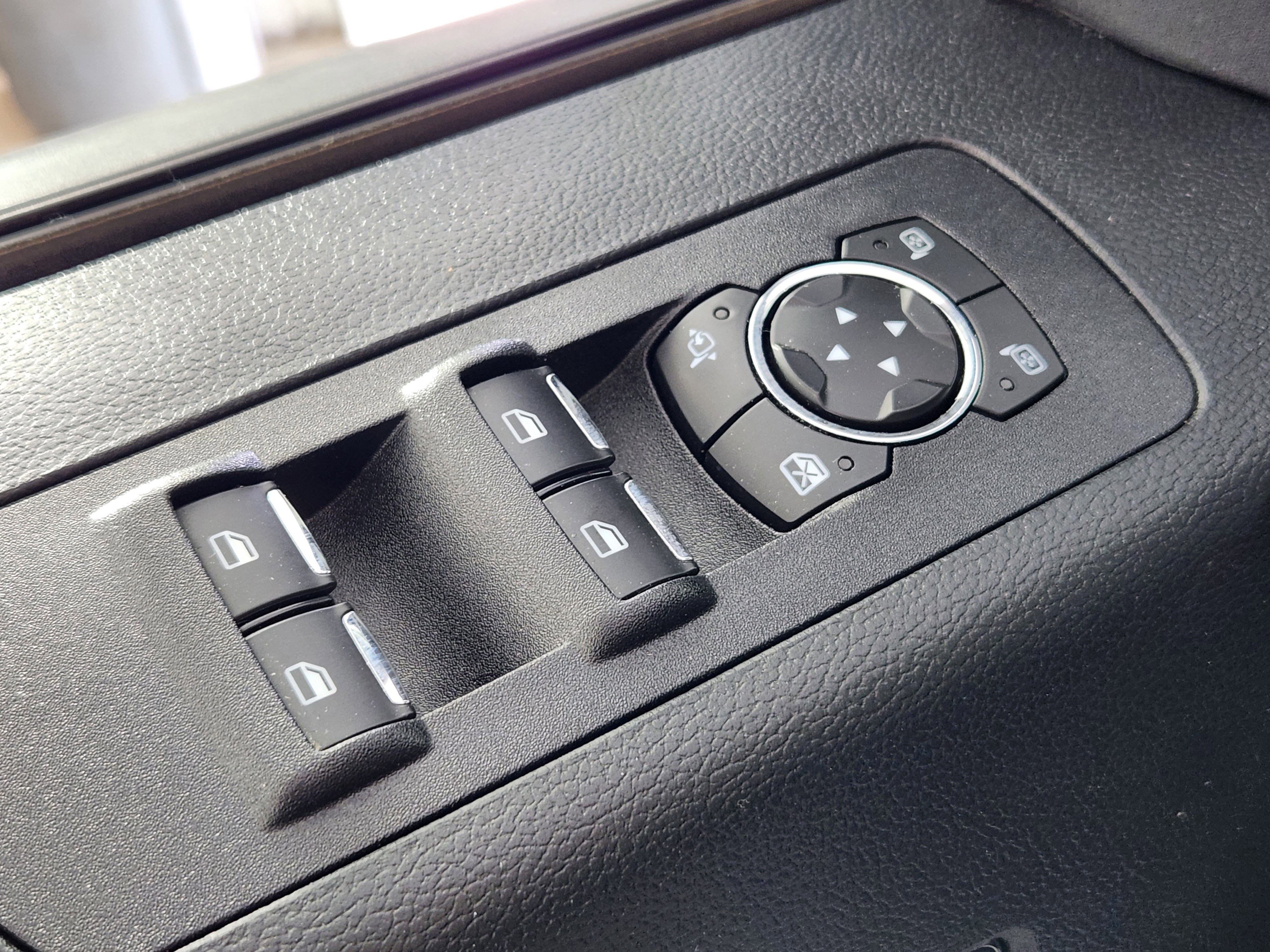 Used 2019 Ford F150 Lariat w/ Equipment Group 502A Luxury AWD/4WD image 17