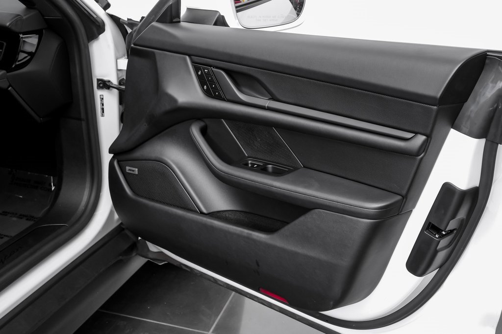 Used 2022 Porsche Taycan image 59