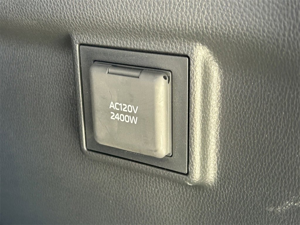 Used 2024 Toyota Land Cruiser image 17