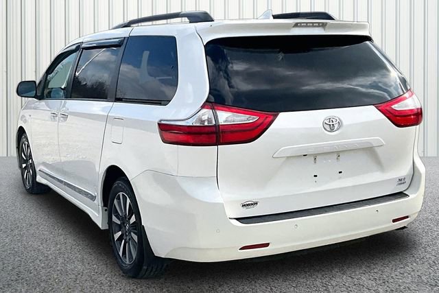 Used 2019 Toyota Sienna XLE w/ XLE Navigation Package image 11