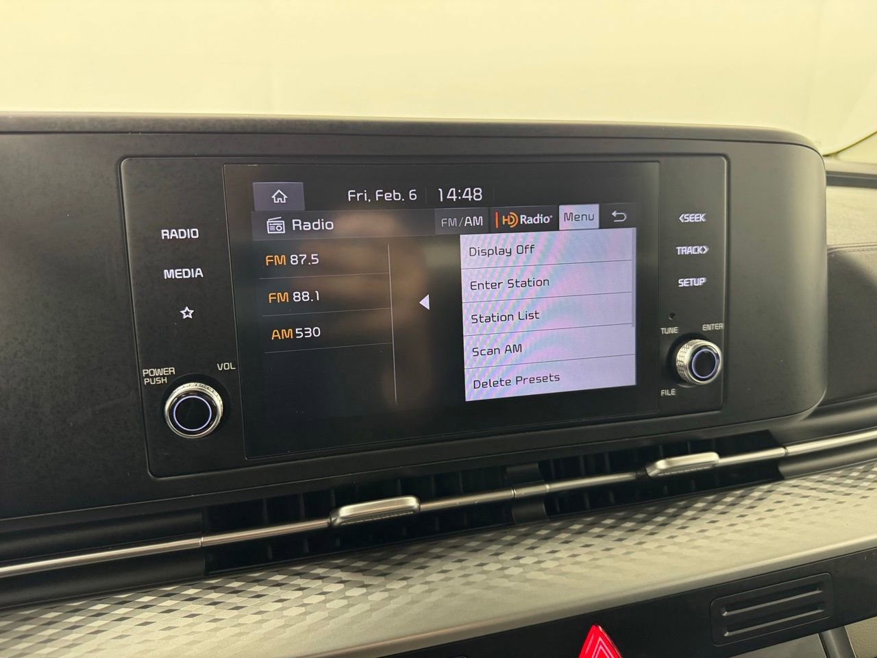 Used 2023 Kia Carnival LX image 16