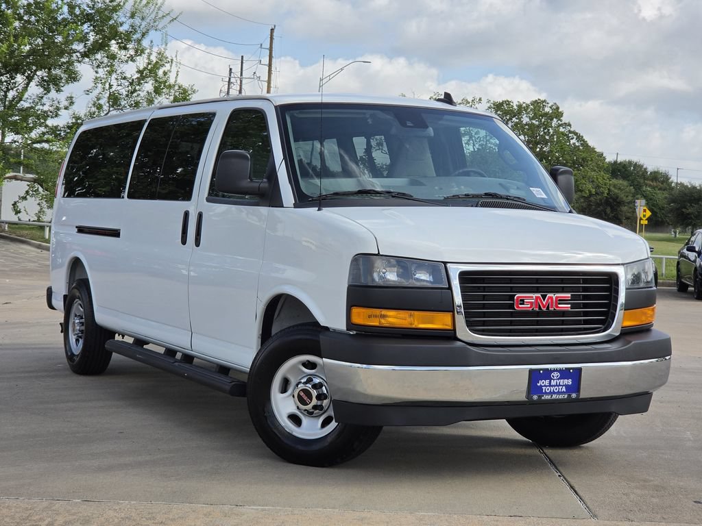 Used 2025 GMC Savana 3500 LT w/ LT Preferred Equipment Group RWD image 2