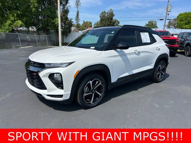 Used 2023 Chevrolet TrailBlazer RS w/ Sun and Liftgate Package image 3