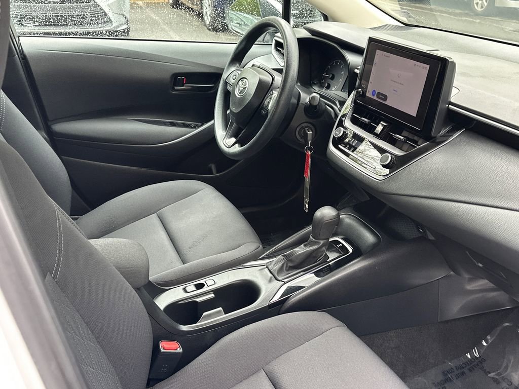 Used 2023 Toyota Corolla LE FWD image 9