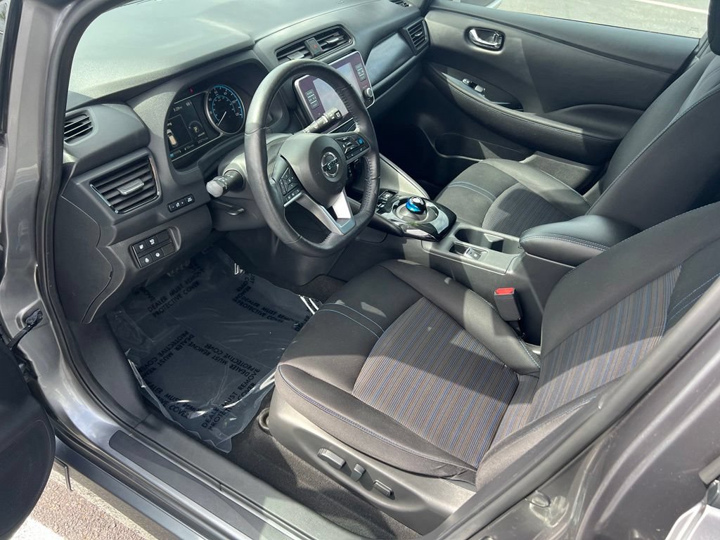 Used 2022 Nissan Leaf SV w/ SV Technology Package FWD image 11