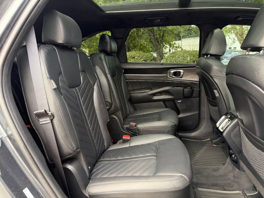 Certified 2025 Kia Sorento SX Prestige AWD/4WD image 32