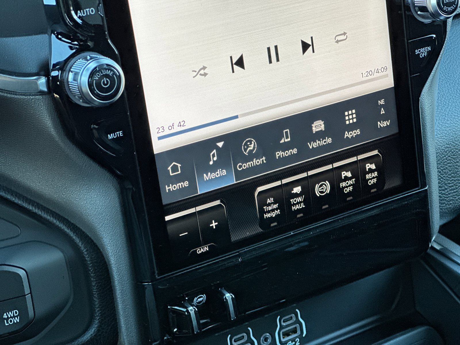 New 2026 RAM 2500 Laramie image 17