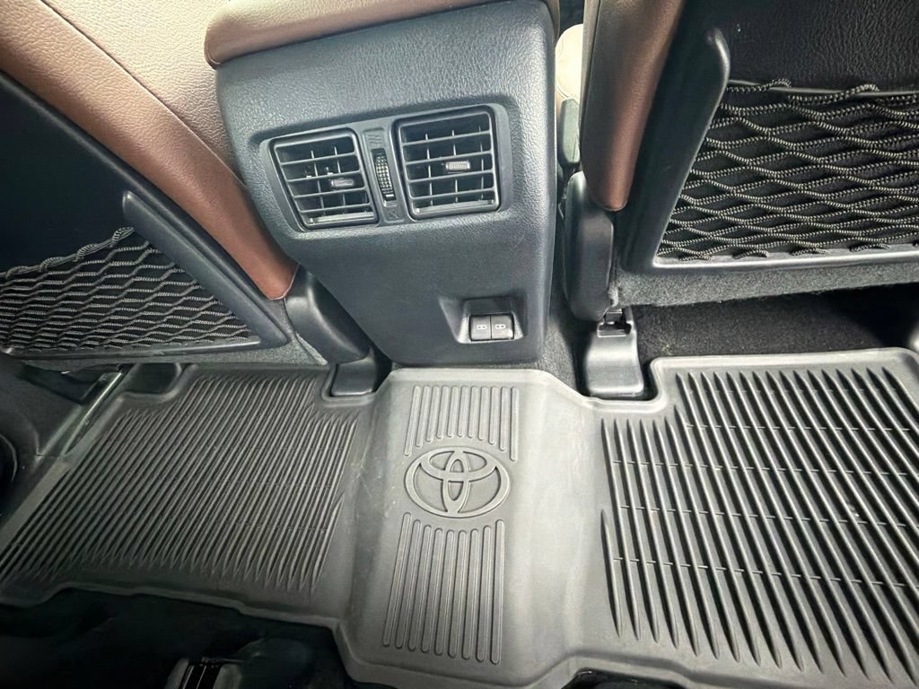 Used 2024 Toyota 4Runner Limited AWD/4WD image 57