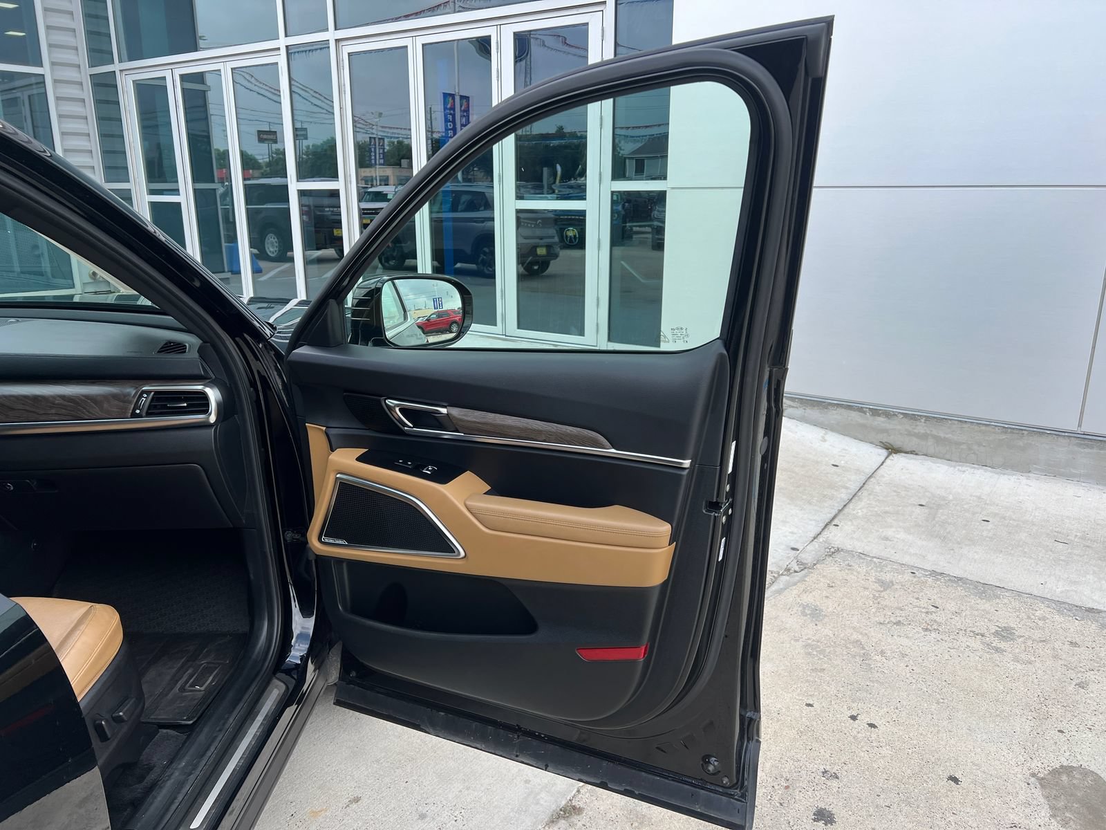 Used 2021 Kia Telluride SX w/ Towing Package FWD image 17