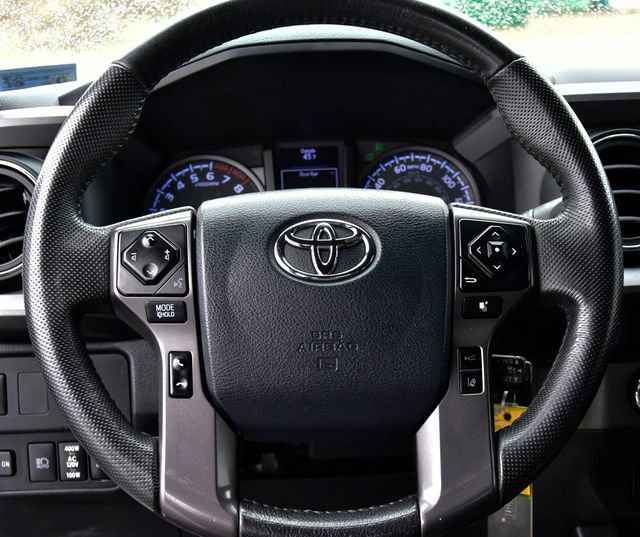 Used 2020 Toyota Tacoma TRD Off-Road image 18