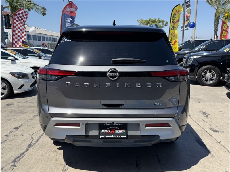 Used 2022 Nissan Pathfinder SL FWD image 5